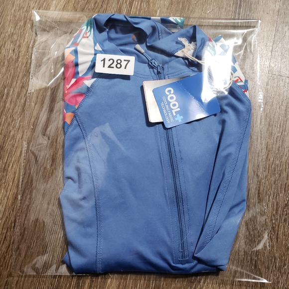 American Outdoorsman For Women Size Small Floral Activewear Shirt Pullover Blue. - Picture 11 of 12